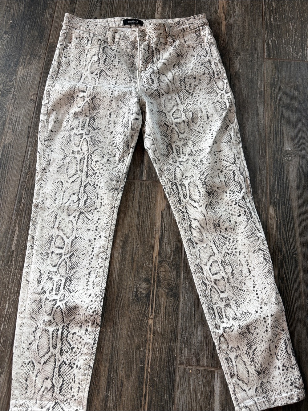 Buffalo David Bitton rascal Women's Snake Print Skinny Jeans - White & Gray 31
